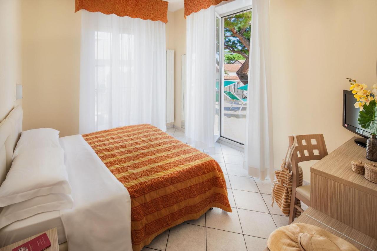Hotel Villa Ida Family Wellness Laigueglia Exterior photo